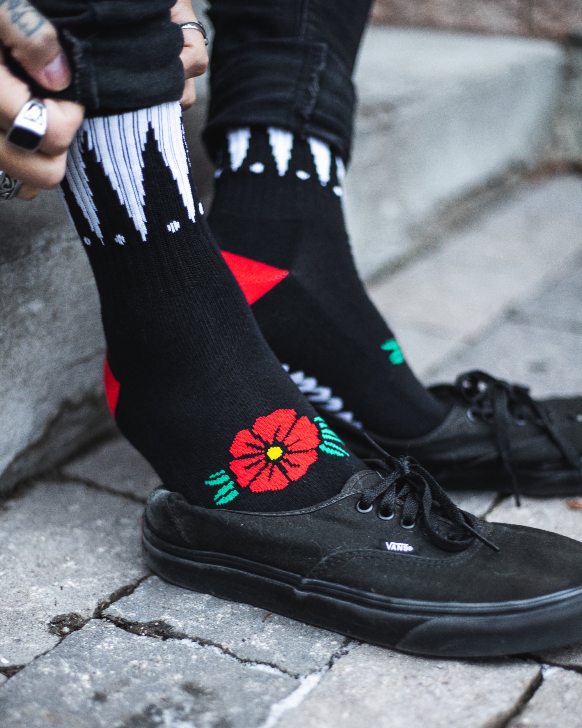 Geometric Flower Black Socks